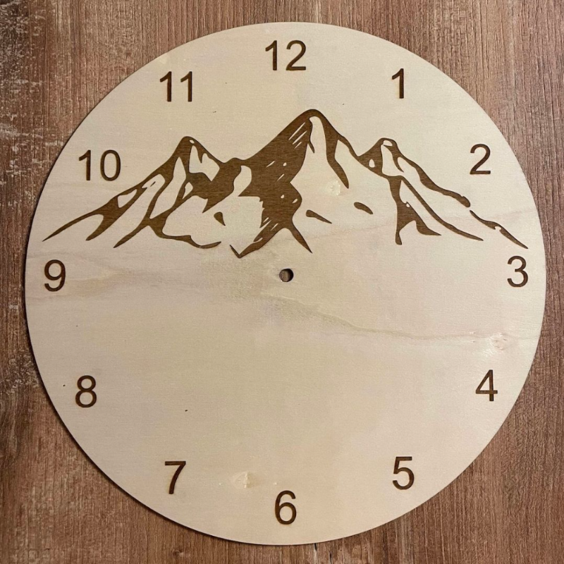 Horloge Ligne Montagne